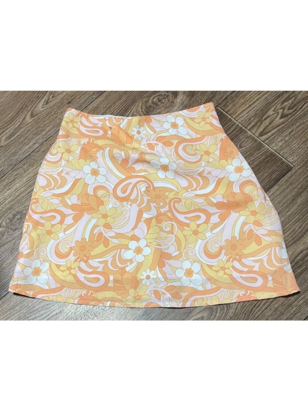 Hollister Ultra High Rise Mini Skirt 70s Retro Groovy Floral Orange Size XS